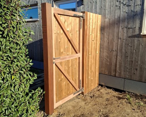 Houten tuinpoort
